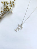 COLAR LETRA F CRAVEJADO EM ZIRCÔNIAS G