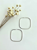 PAR DE ARGOLAS QUADRADA TRABALHADA G